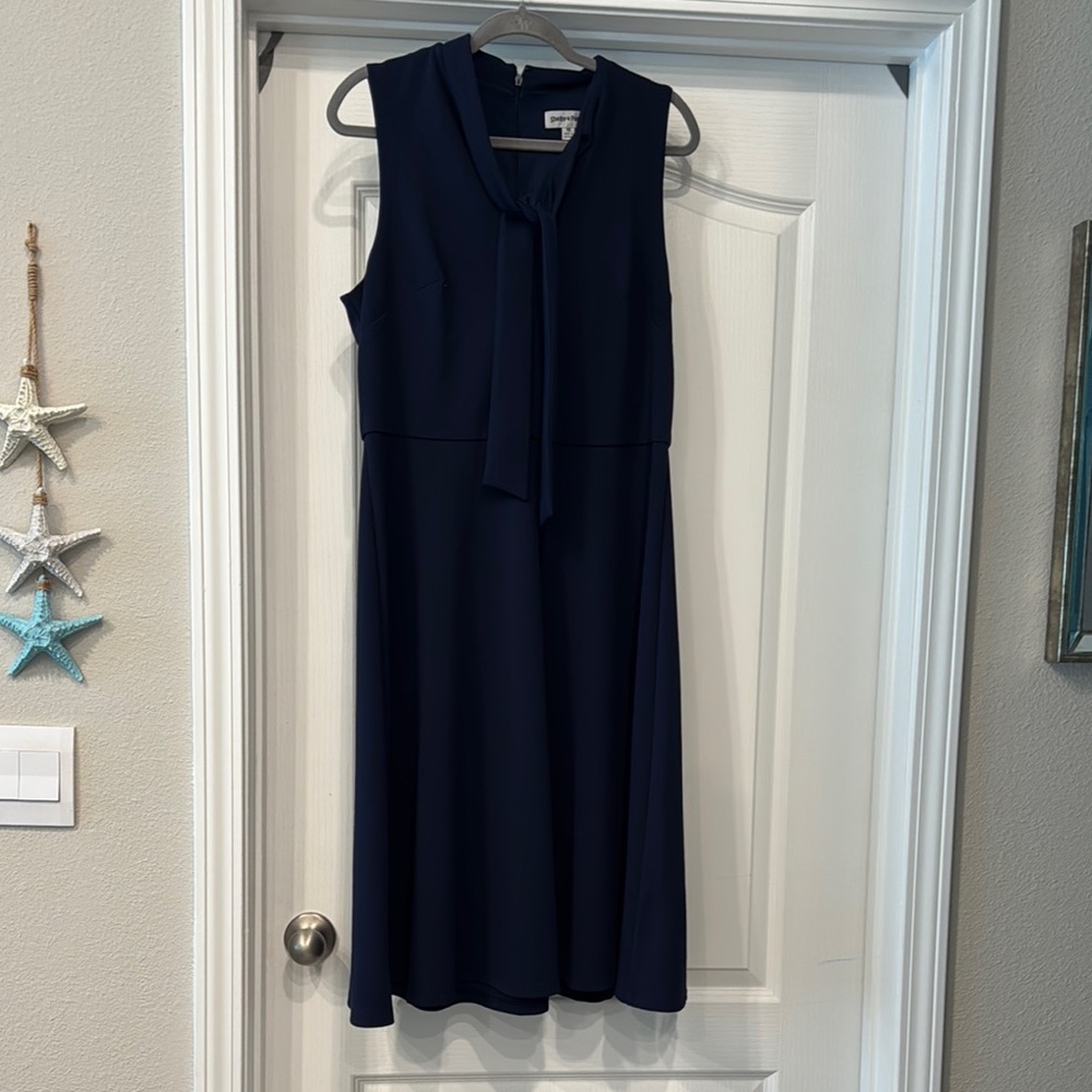Elegant Navy Sleeveless Dress